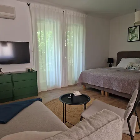 Mystica - Charming On The Апартаменты Krusevo (Zadar)